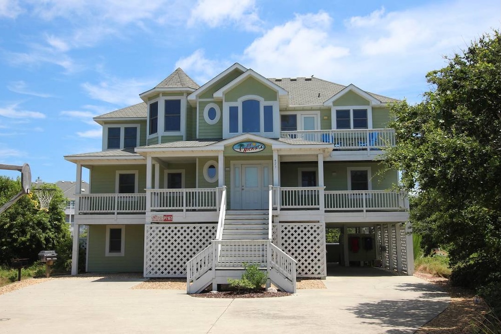 exterior of an outer banks vacation rental perfect for a christmas holiday stay